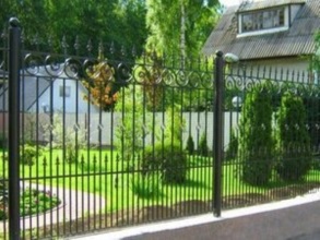 Кованые заборы на ленточном фундаменте 80 метров фото в Клину